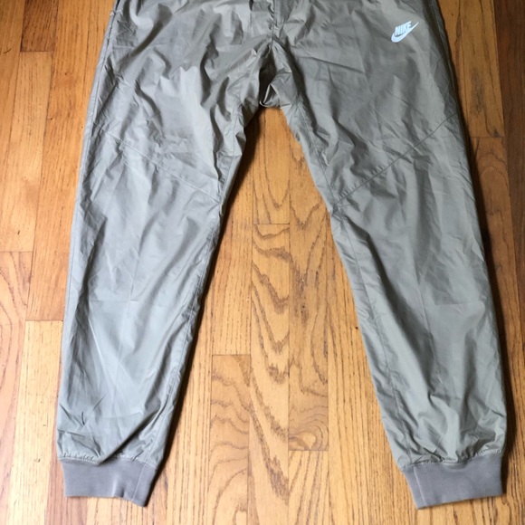 Nike Sportswear Khaki Windrunner Pants Tech NWT - Picture 2 of 7